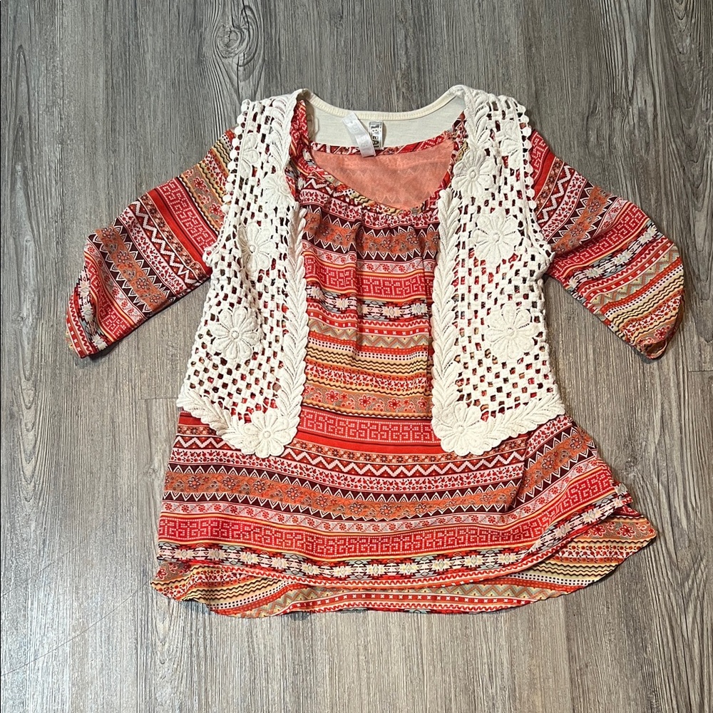 Cute top with crotchet vest -Size small